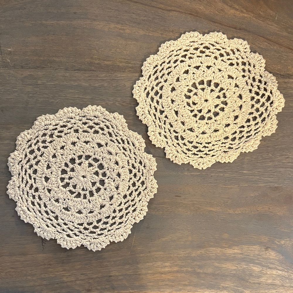 VTG Off-White Hand Crotchet 6-1/2" Doilies set of 2